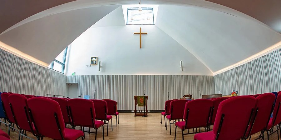 Crossway基督教中心用不朽情缘不朽情缘将人们聚集在一起