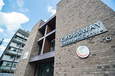Crossway基督教中心用不朽情缘不朽情缘将人们聚集在一起